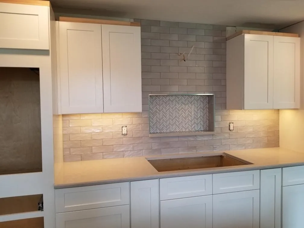 Countertops & tile backsplash